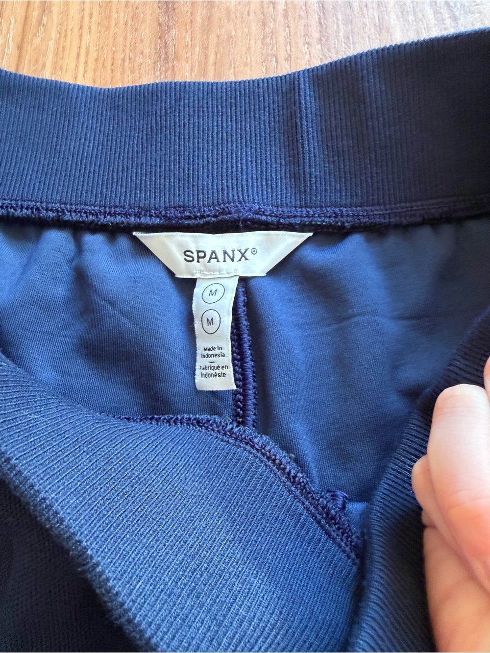 SPANX AIR PIQUE SHORTS - Picture 6 of 6